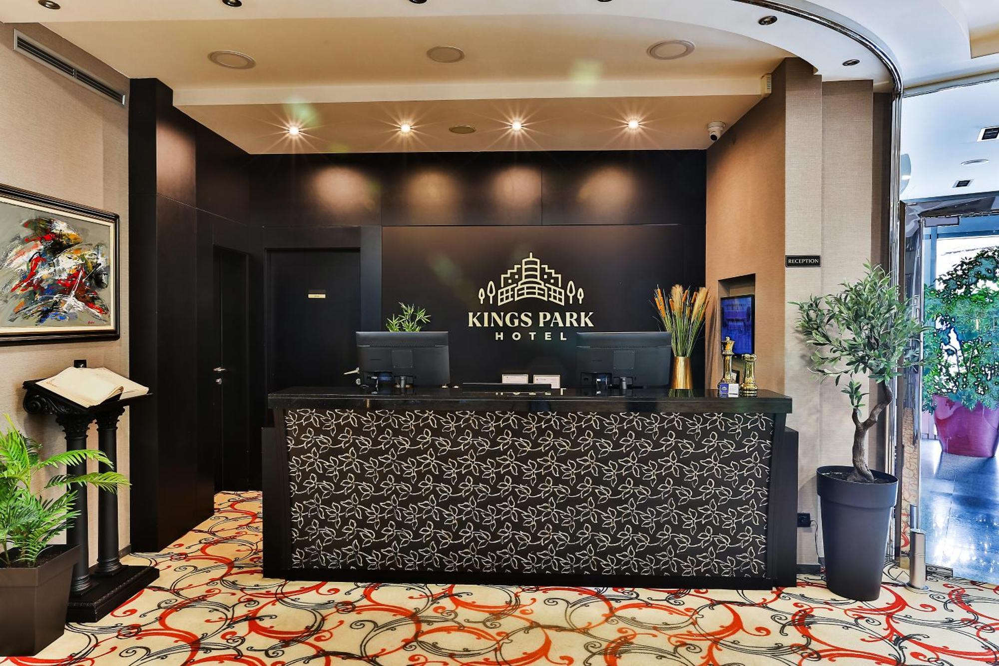 Kings Park Hotel Podgorica Exteriör bild