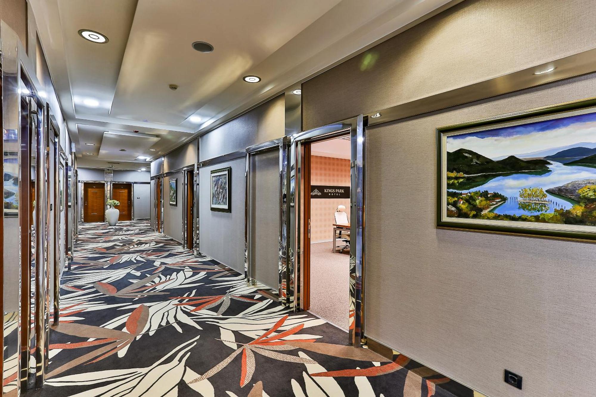 Kings Park Hotel Podgorica Exteriör bild