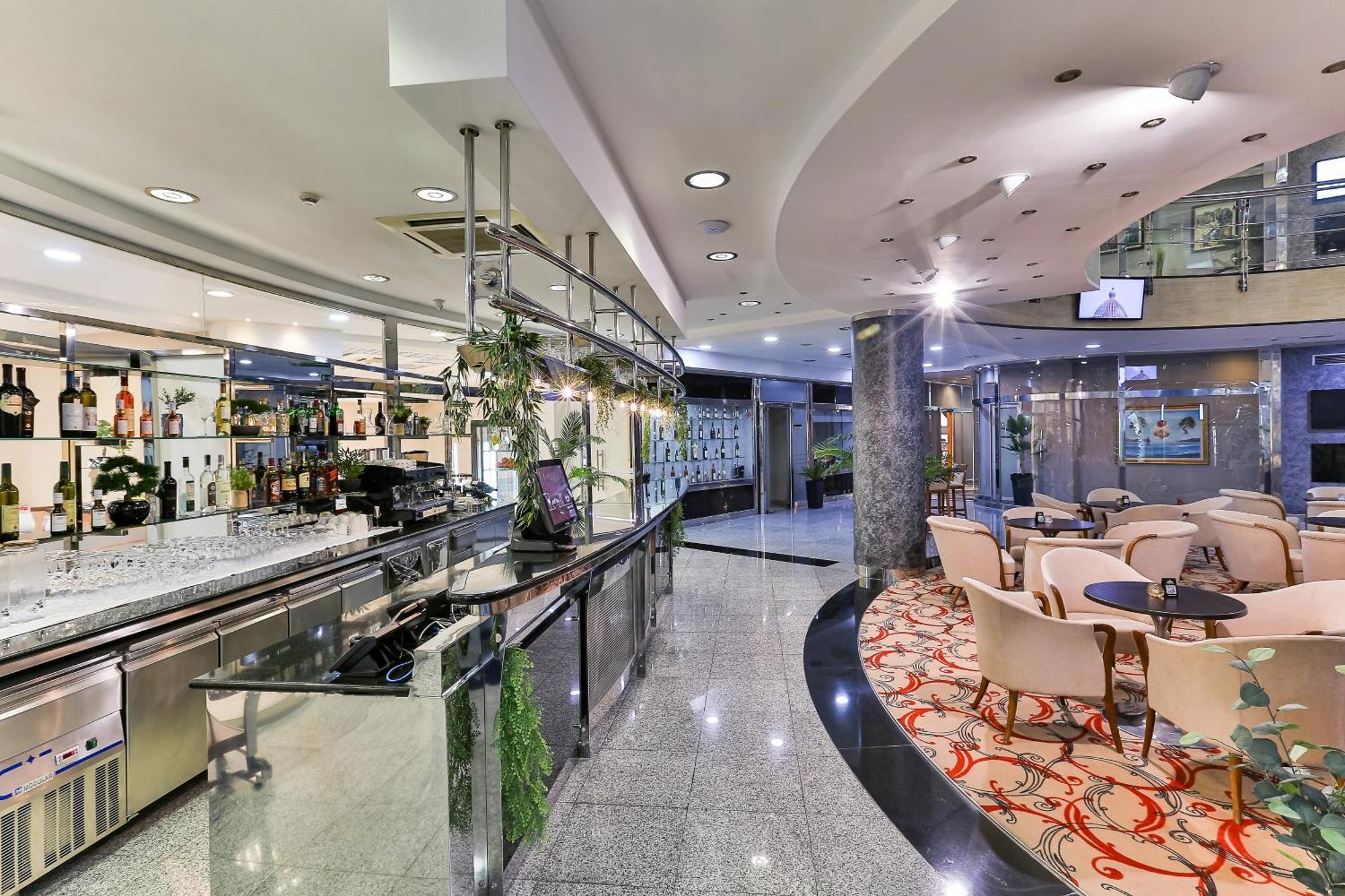 Kings Park Hotel Podgorica Exteriör bild